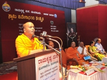 165 Swami Prakashanandaji addressing the Youth